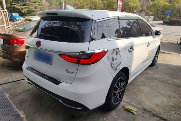 比亚迪 宋MAX 2017款 1.5T 自动智联豪华型 7座车身外观7