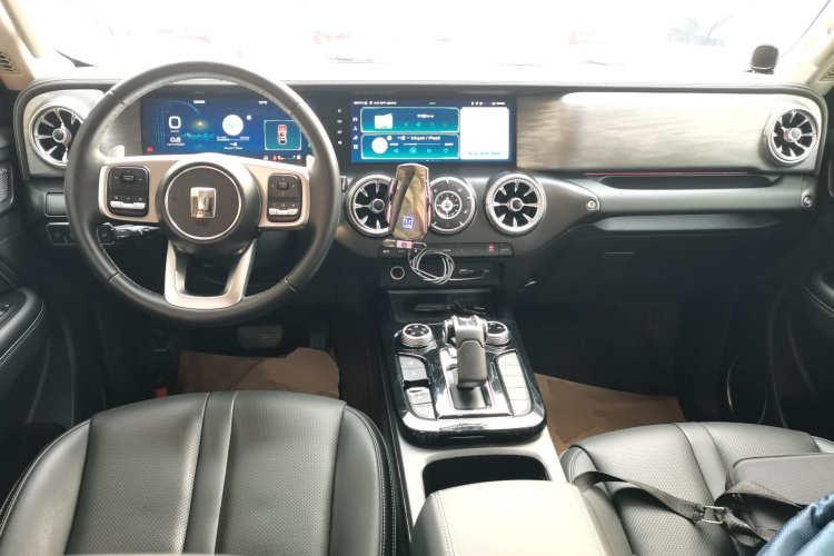 坦克300 2023款 越野版 2.0T 征服者中控内饰7002