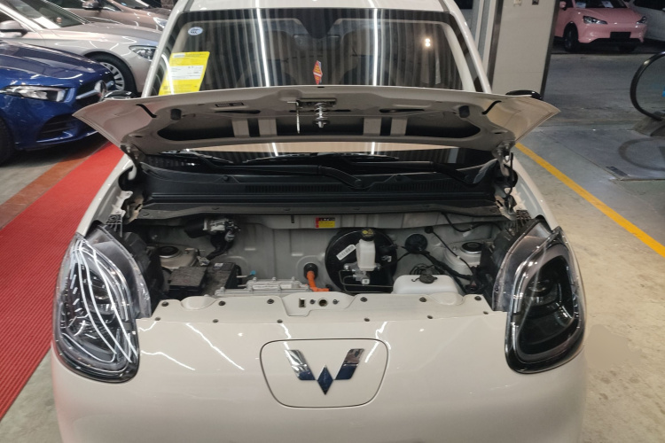 五菱汽车 宏光MINIEV 2025款 四门版 进阶款机舱底盘24