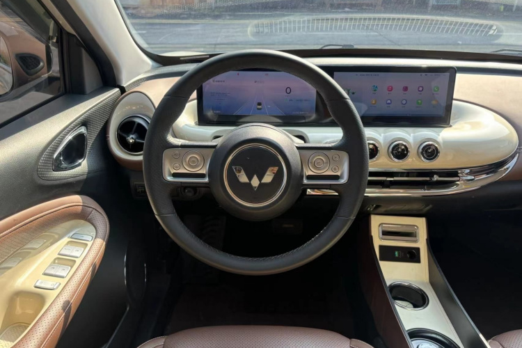 五菱汽车 五菱缤果 2023款 333km 灵犀互联款中控内饰7004