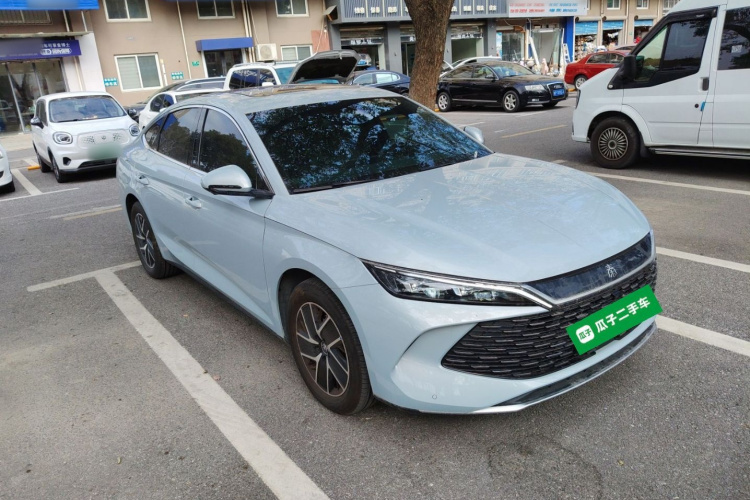 比亚迪 秦L 2024款 DM-i 120KM超越型车身外观3