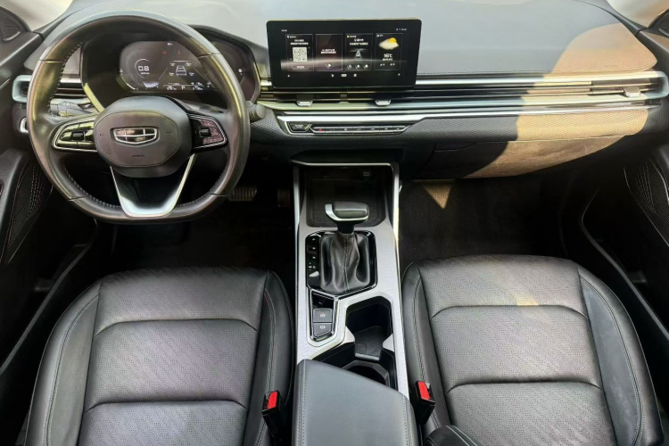 吉利汽车 帝豪 2022款 第4代 1.5L CVT尊贵型中控内饰7003