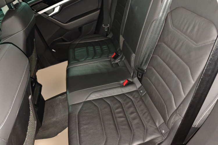 大众 途锐 2021款 2.0TSI 领航特别版中控内饰7004