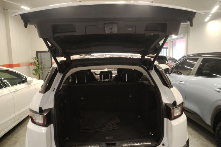 路虎 揽胜极光 2017款 2.0T SE 智耀版局部细节23