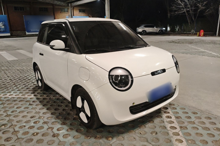 长安启源 长安Lumin 2023款 205km 香沁款车身外观3