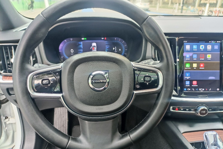 沃尔沃V60 2024款 B5 智远豪华版中控内饰7010