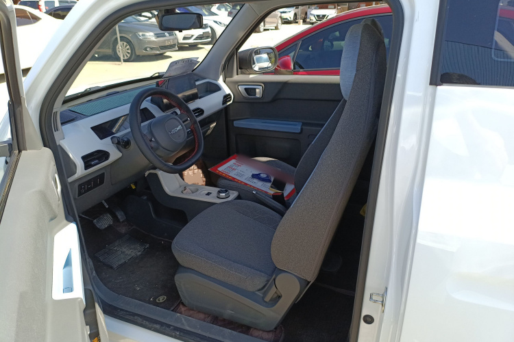 吉利银河 2023款 熊猫mini 200km 耐力熊中控内饰21