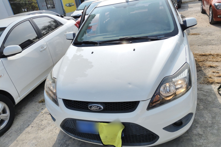 福特 福克斯 2013款 两厢经典 1.8L 手动基本型车身外观6001