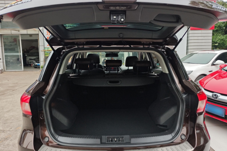 广汽传祺 传祺GS4 2015款 200T 手动豪华版机舱底盘23