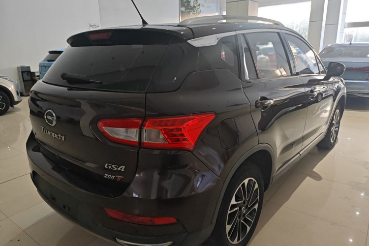 广汽传祺 传祺GS4 2017款 200T 手动两驱精英版车身外观7