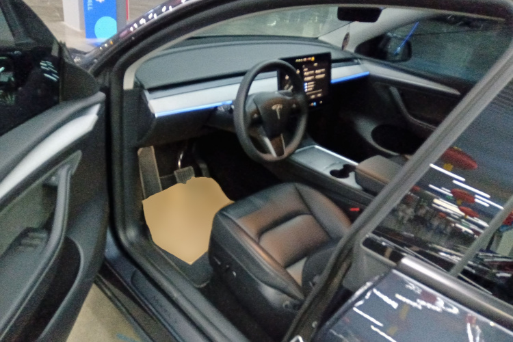 特斯拉 Model Y 2024款 后轮驱动版中控内饰7003