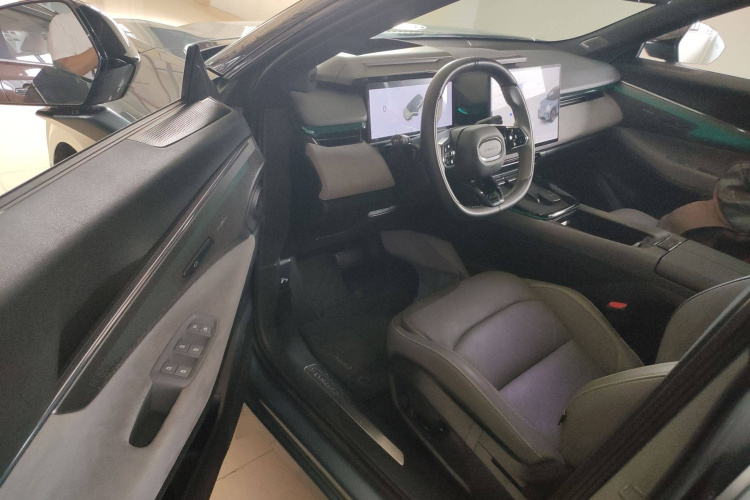 领克08 EM-P 2025款 220km 四驱性能Halo中控内饰7003