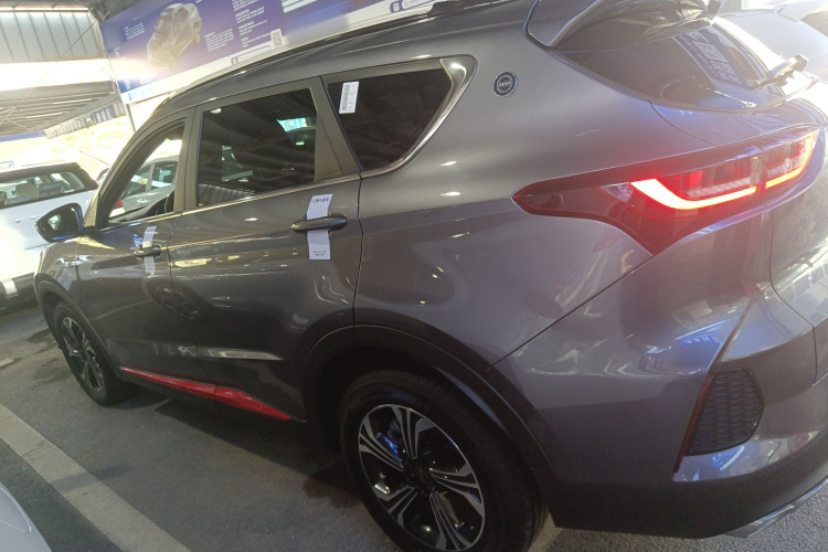 捷途X70 2023款 1.5T DCT梦想版 5座车身外观4