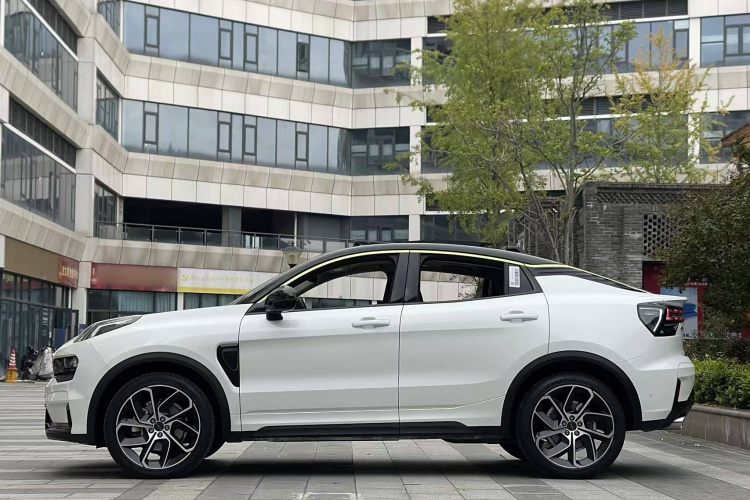 领克05 2020款 2.0TD 两驱耀Halo车身外观4