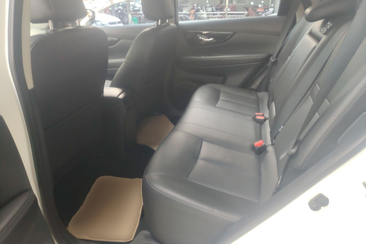 日产 奇骏 2022款 2.0L 两驱智联臻享版中控内饰7004