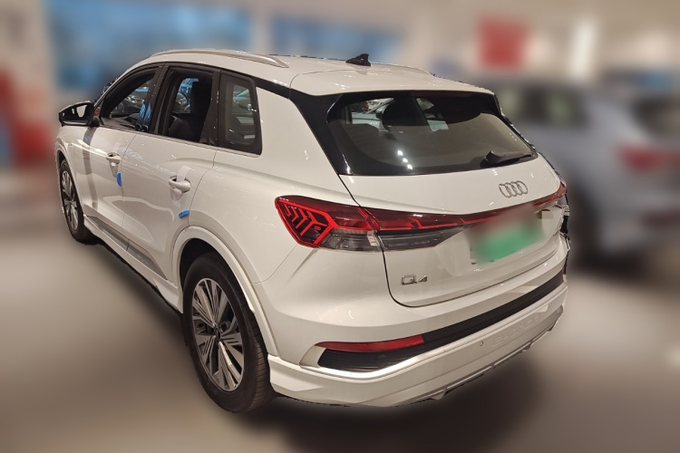 奥迪Q4 e-tron 2024款 40 e-tron 创行版车身外观5