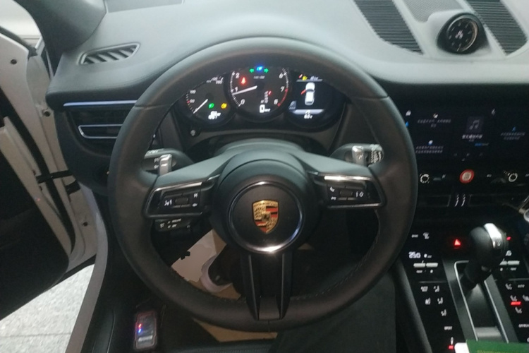 保时捷 2025款 Macan 2.0T 逐梦版中控内饰13