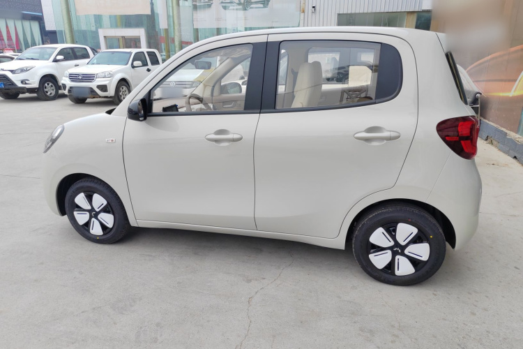 五菱汽车 宏光MINIEV 2025款 四门版 进阶款车身外观4