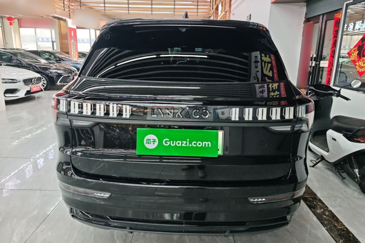 领克09 EM-P 2023款 2.0TD EM-P 远航版PM 七座车身外观6