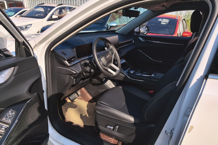 哈弗H6 2022款 第三代 1.5T 自动两驱Pro中控内饰20