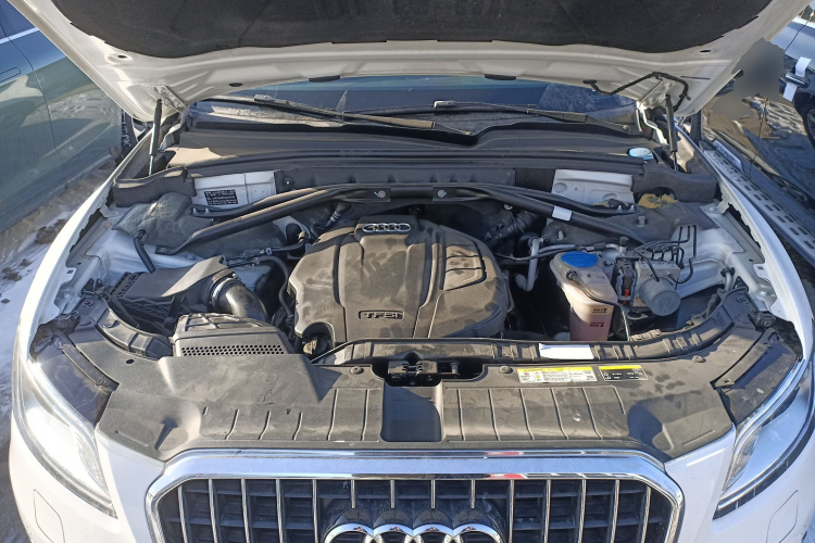 奥迪Q5 2015款 40 TFSI 技术型机舱底盘24