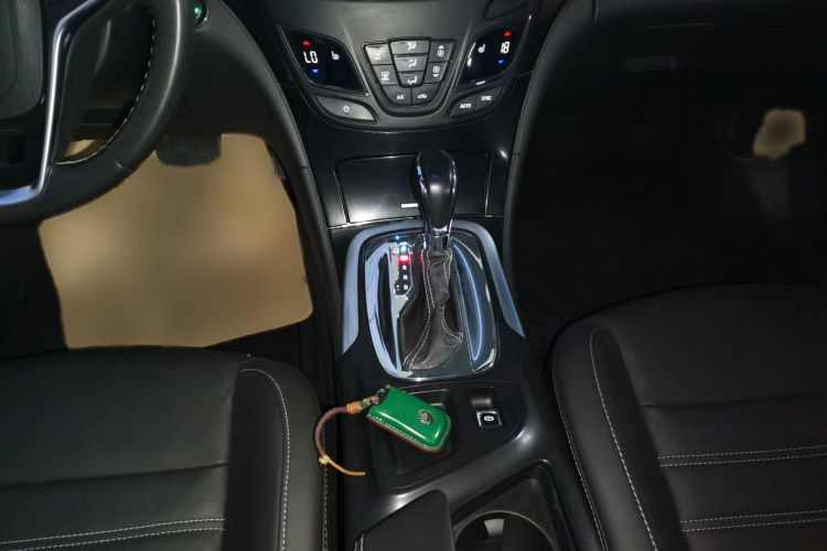 别克 君威 2015款 1.6T 精英技术型局部细节18