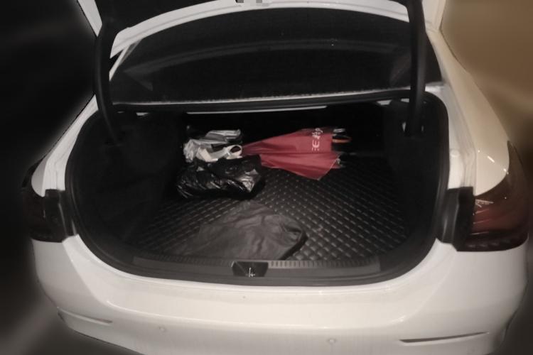 奔驰A级 2023款 A 200 L 时尚型中控内饰23