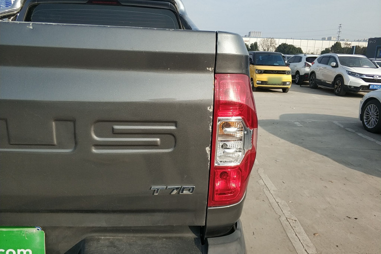 上汽大通MAXUS 大通T70 2021款 2.0T柴油自动四驱精英版长箱高底盘车身外观6006