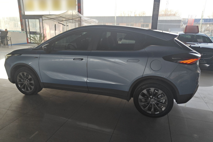 吉利几何C 2020款 优选续航版 400KM C+ Pro车身外观4