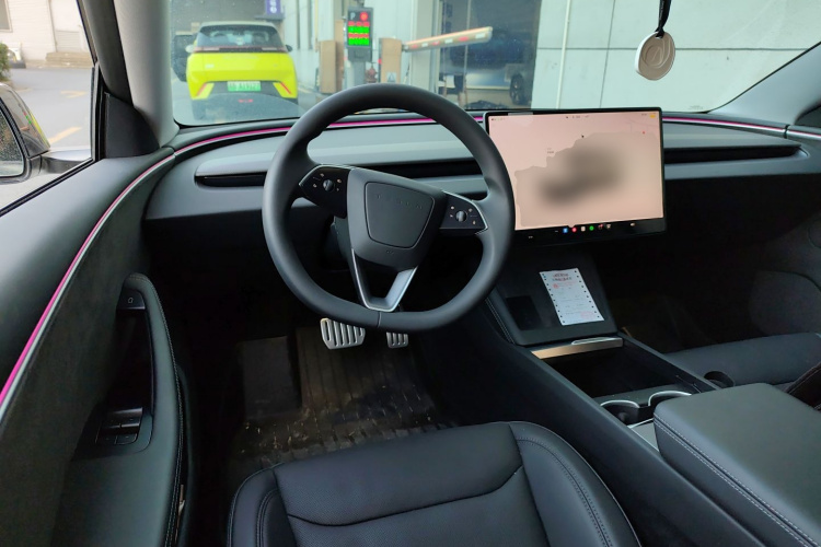 特斯拉 Model 3 2023款 长续航全轮驱动版中控内饰13