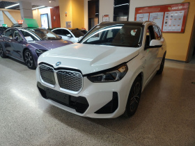 宝马iX1 2025款 eDrive25L M运动套装