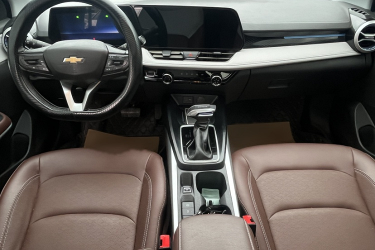 雪佛兰 科鲁泽 2023款 1.5L 双离合悦享版中控内饰7003