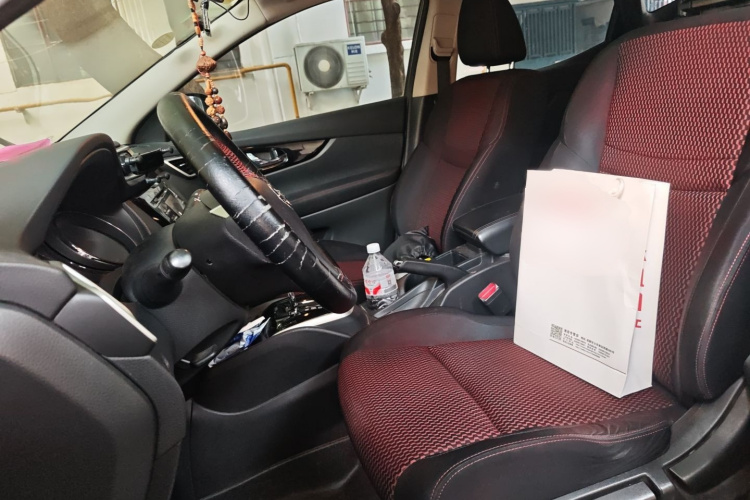 日产 逍客 2016款 2.0L CVT精英版局部细节19