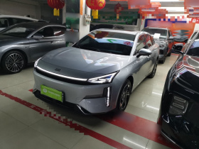 吉利银河 银河L6 2025款 EM-i 140km 星舰版