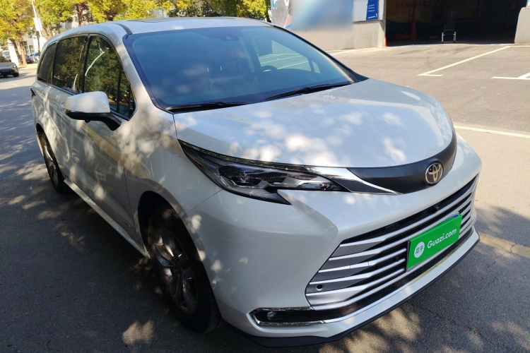 丰田 赛那SIENNA 2024款 2.5L混动 舒适版车身外观6002