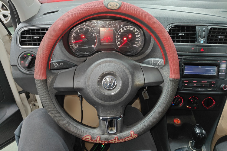 大众 Polo 2013款 1.6L 自动舒适版中控内饰13