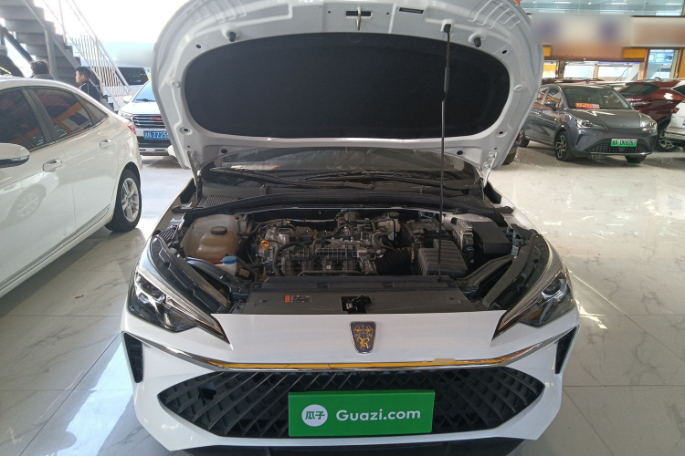 荣威i5 2023款 1.5L 手动舒享版机舱底盘24