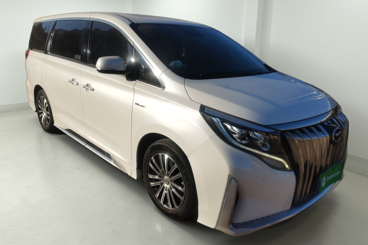 广汽传祺 传祺M8 2021款 大师系列 390T 尊贵版车身外观3