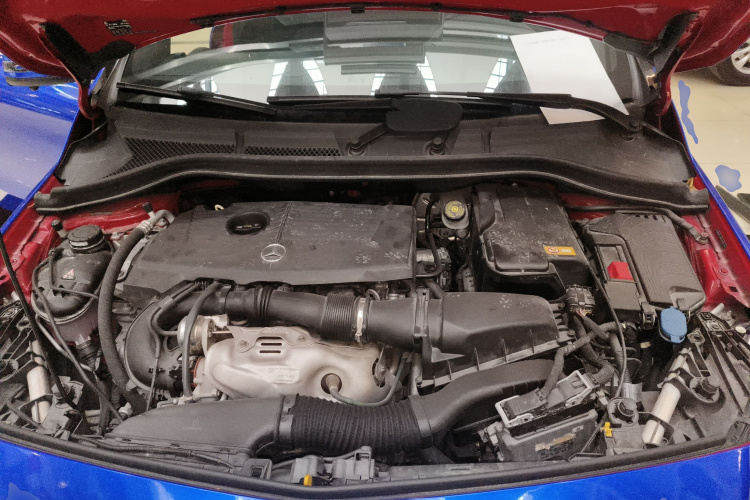 奔驰B级 2015款 B 200 时尚型机舱底盘24