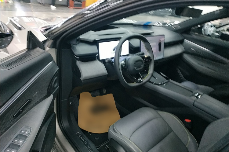 领克08 EM-P 2023款 120km 长续航Halo中控内饰19
