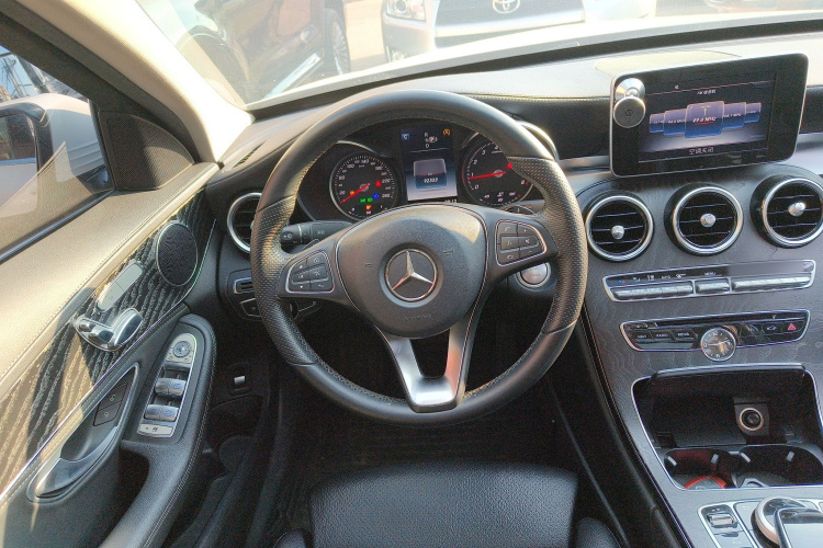 奔驰C级 2015款 C 200 L 运动型中控内饰13