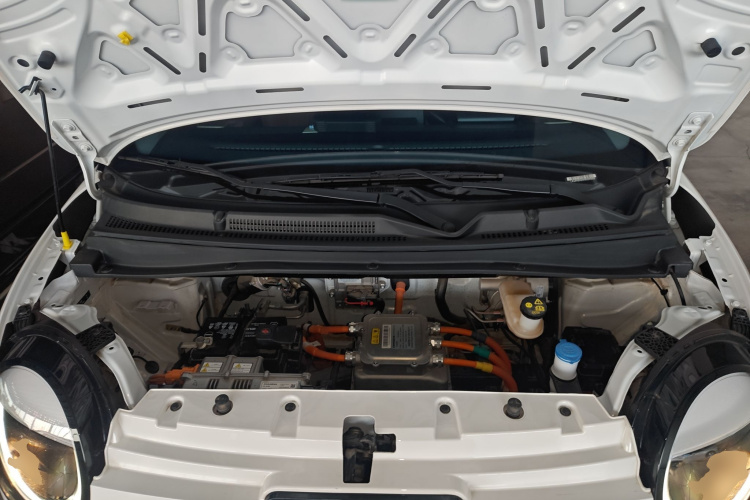 长安启源 长安Lumin 2022款 155km 清甜款机舱底盘24