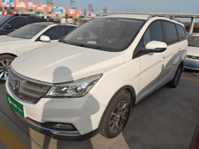 宝骏730 2019款 1.5T CVT时尚型 7座 国VI