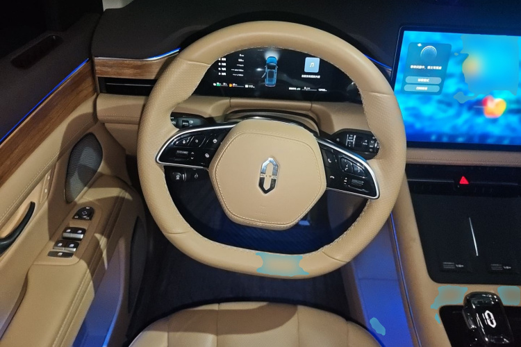 鸿蒙智行 问界M7 2024款 1.5T 智驾四驱Pro版 5座中控内饰13