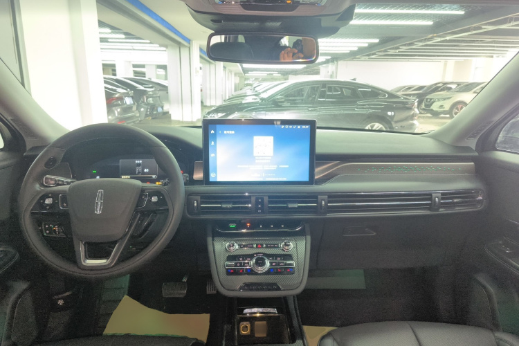 林肯 冒险家 2022款 2.0T 两驱尊雅版中控内饰7002