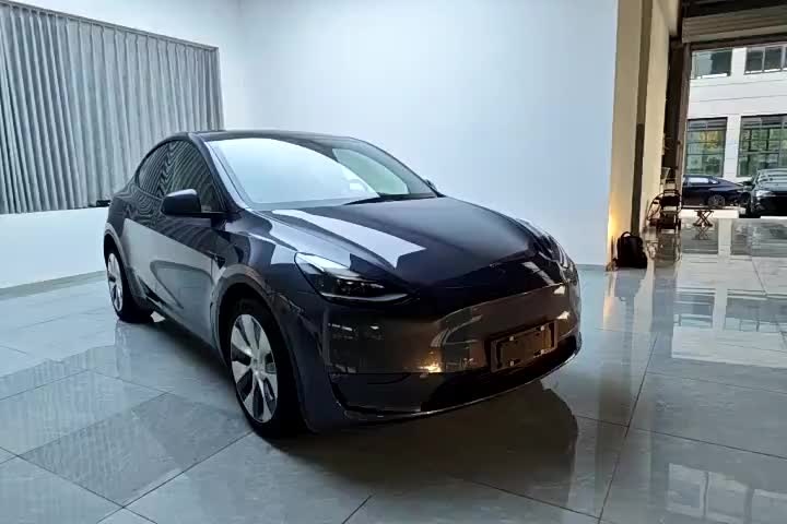 特斯拉 Model Y 2021款 长续航全轮驱动版实拍1