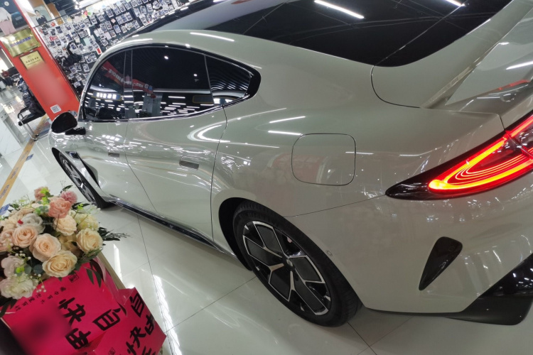 小米汽车 小米SU7 2024款 后驱超长续航高阶智驾Pro版车身外观4