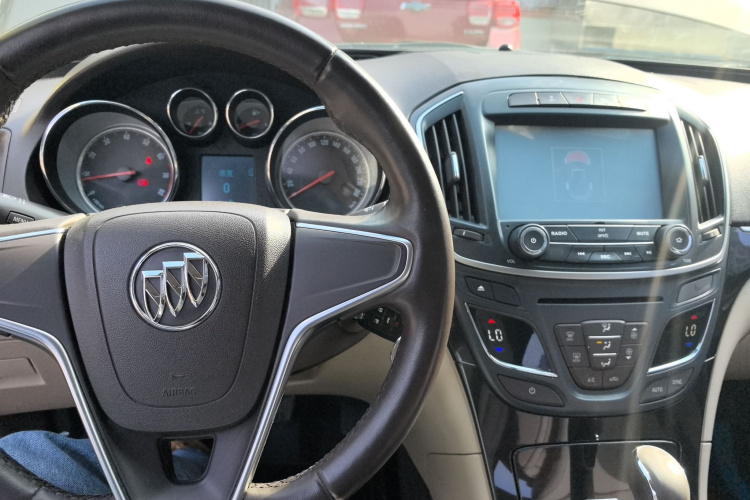 别克 君威 2014款 2.0L 领先时尚型中控内饰12