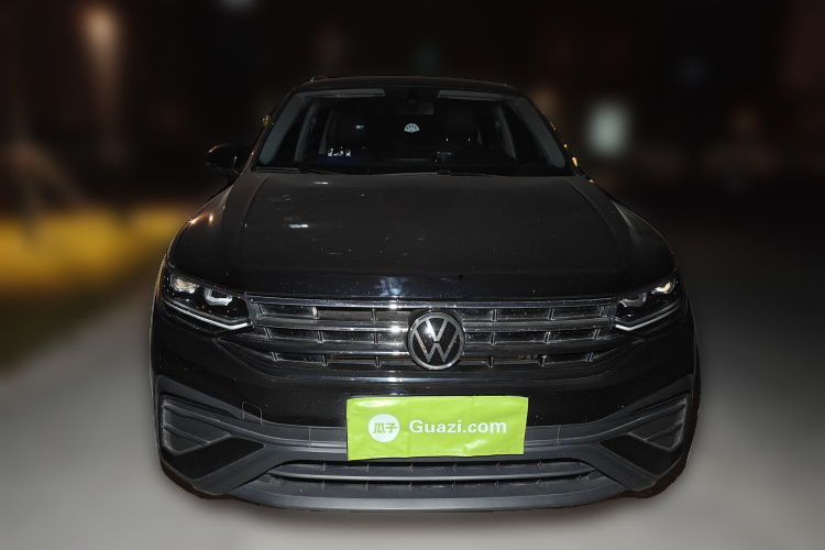 大众 途观L 2025款 出众款 300TSI 自动两驱龙腾版车身外观2