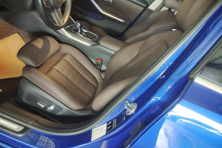 宝马3系 2020款 325i M运动套装局部细节9005